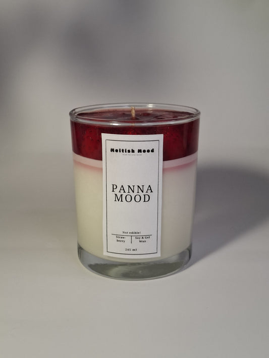 Panna cotta deserto žvakės imitacija. Braškių panakota žvakė. Meltish mood desertinės žvakės.
